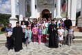 PS Iustin in mijlocul copiilor